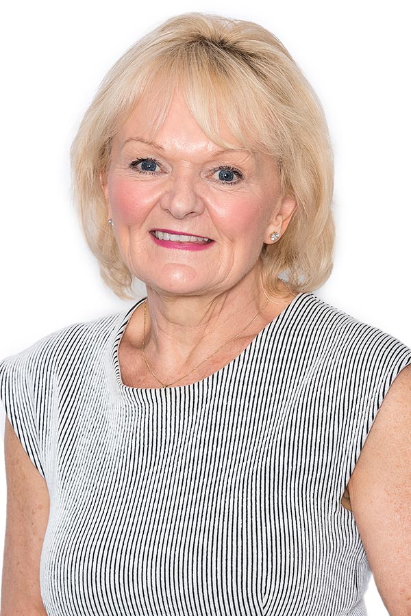 Elaine Carbines